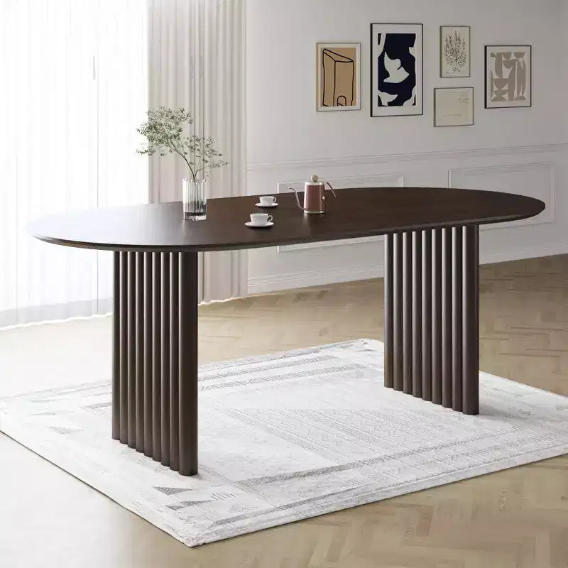 Table de salle à manger ovale en bois massif brun, jusqu'à 8 places assises