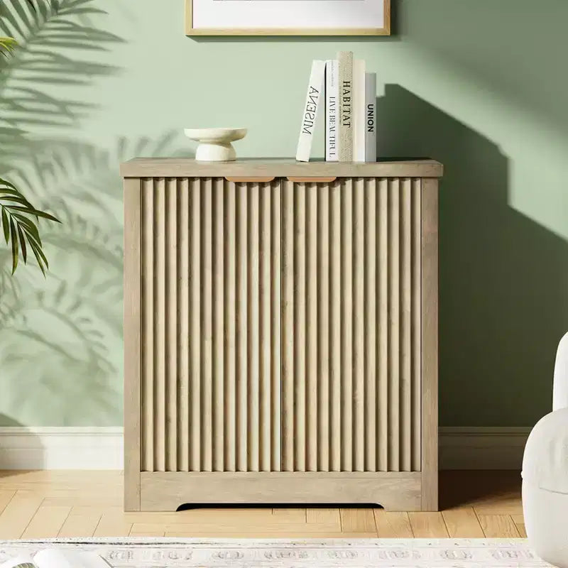 Buffet en Bois Naturel Cannelé avec 2 Portes et Étagères Réglables, Style Mid-Century