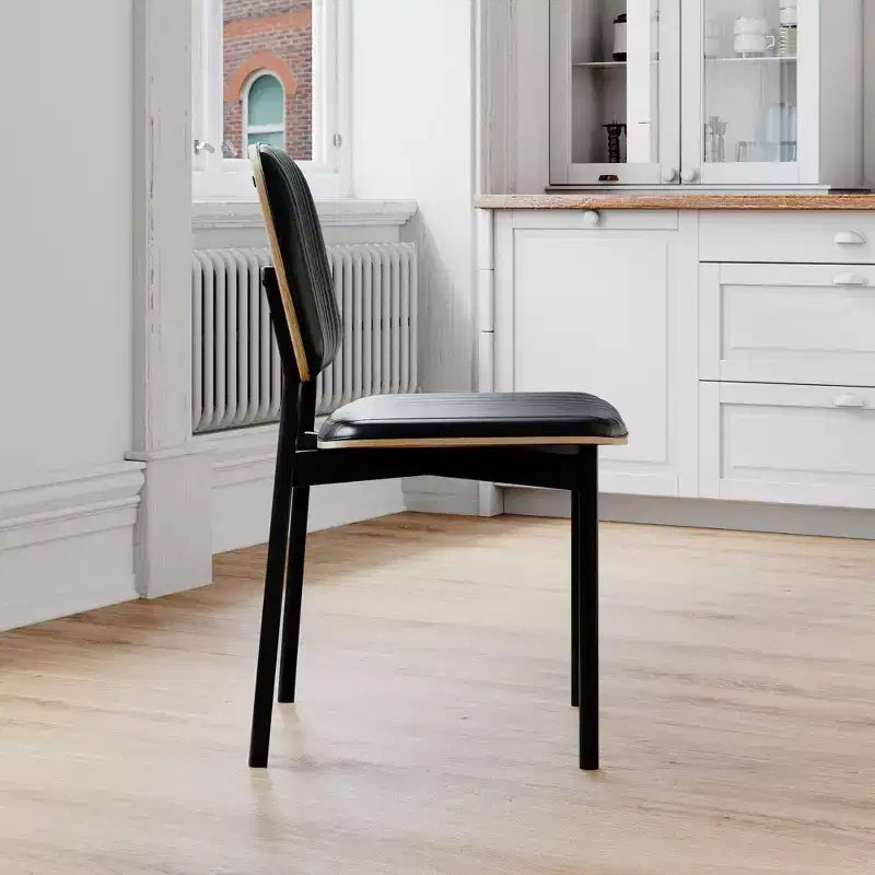 Chaise de salle à manger sans accoudoirs noire en similicuir, dossier haut, lot de 2