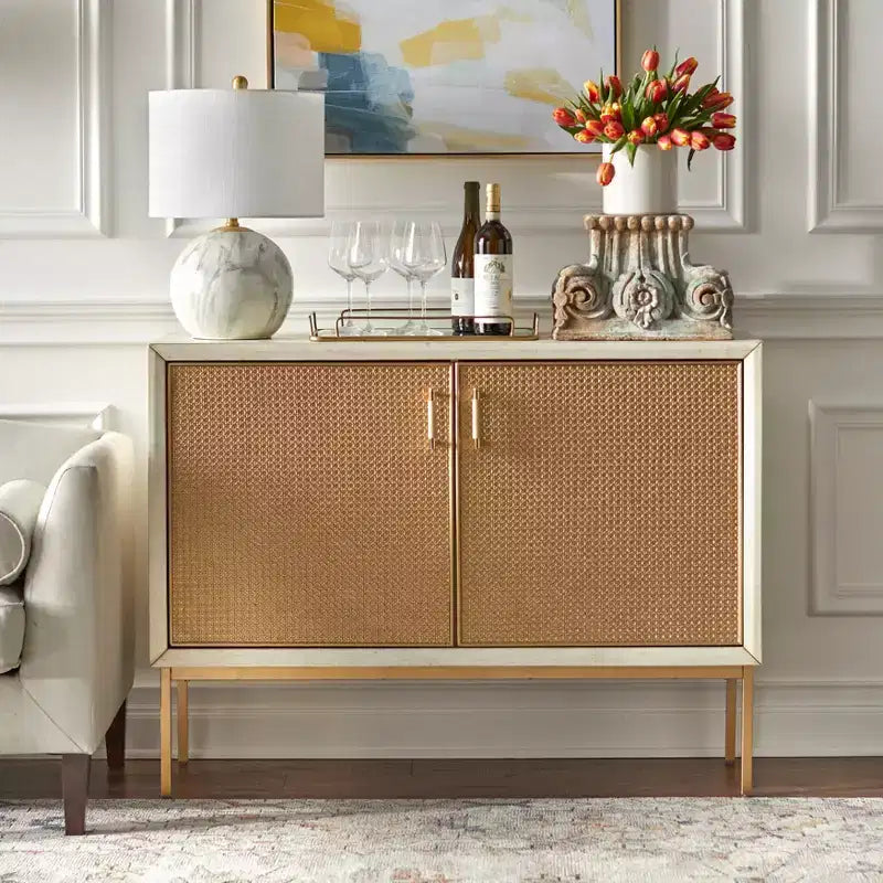 Buffet de porte en rotin naturel et blanc antique – Enfilade style glamour avec étagères réglables