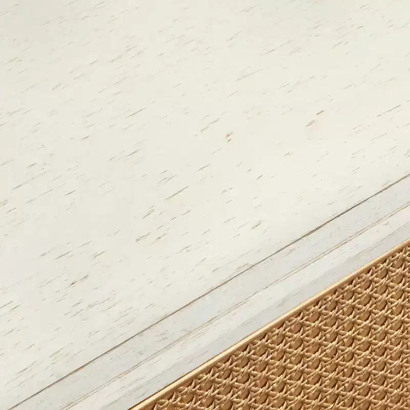 Buffet de porte en rotin naturel et blanc antique – Enfilade style glamour avec étagères réglables