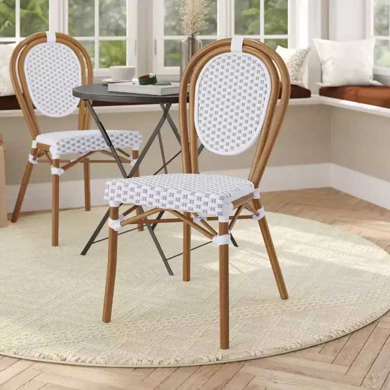 Chaise empilable de bistrot Thonet commerciale intérieure/extérieure Flash Furniture Lourdes, rotin synthétique et cadre en aluminium