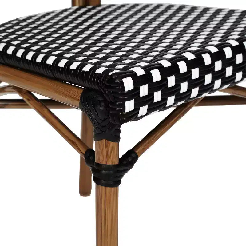 Chaise empilable de bistrot Thonet commerciale intérieure/extérieure Flash Furniture Lourdes, rotin synthétique et cadre en aluminium