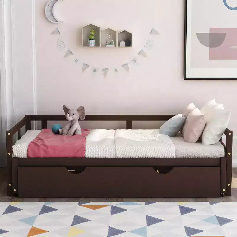 Canapé-lit extensible Okak une place avec lit gigogne/tiroirs et barrières de sécurité, cadre de lit plateforme en bois massif pour adolescents et adultes