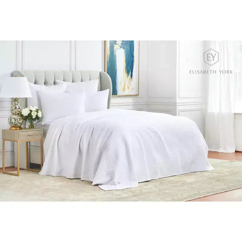 Couvre-lit king size EY Essentials Vance Dove King à motif géométrique chevron matelassé