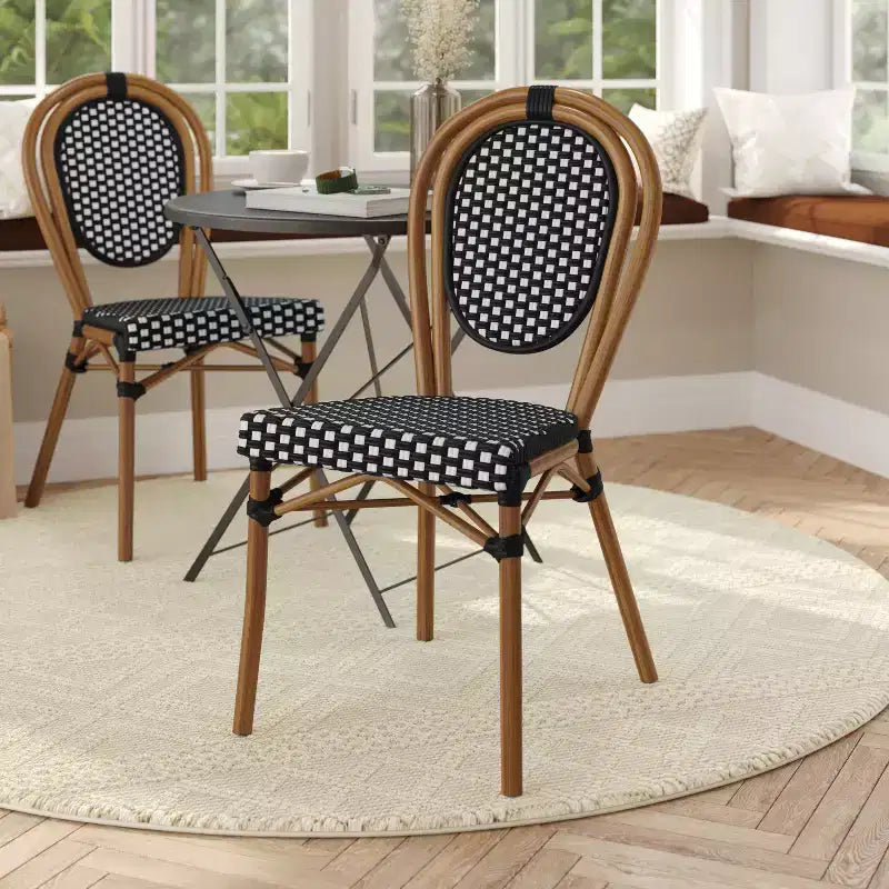 Chaise empilable de bistrot Thonet commerciale intérieure/extérieure Flash Furniture Lourdes, rotin synthétique et cadre en aluminium