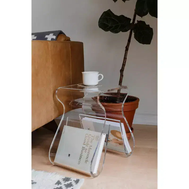 Tabouret et porte-revues Magino Transparent : Acrylique incassable, aucun assemblage requis