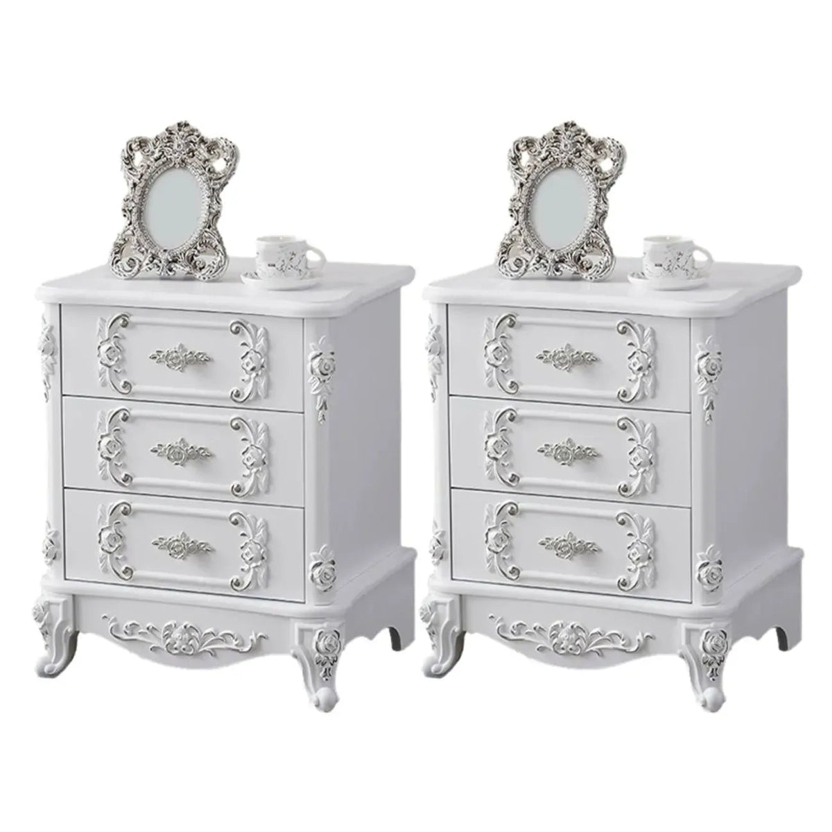 Table de chevet traditionnelle en bois blanc sculpté à 3 tiroirs