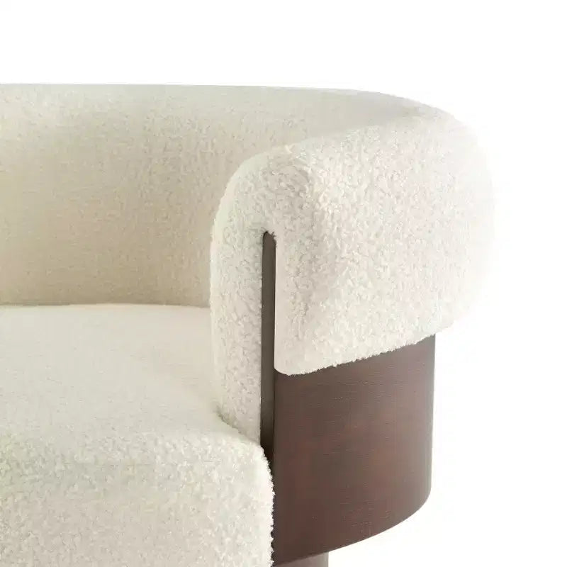 Fauteuil tonneau pivotant à 360° Whisen avec design sculptural en bois cintré, structure en bois massif, 32 po de largeur, polyvalent pour le salon et la chambre à coucher