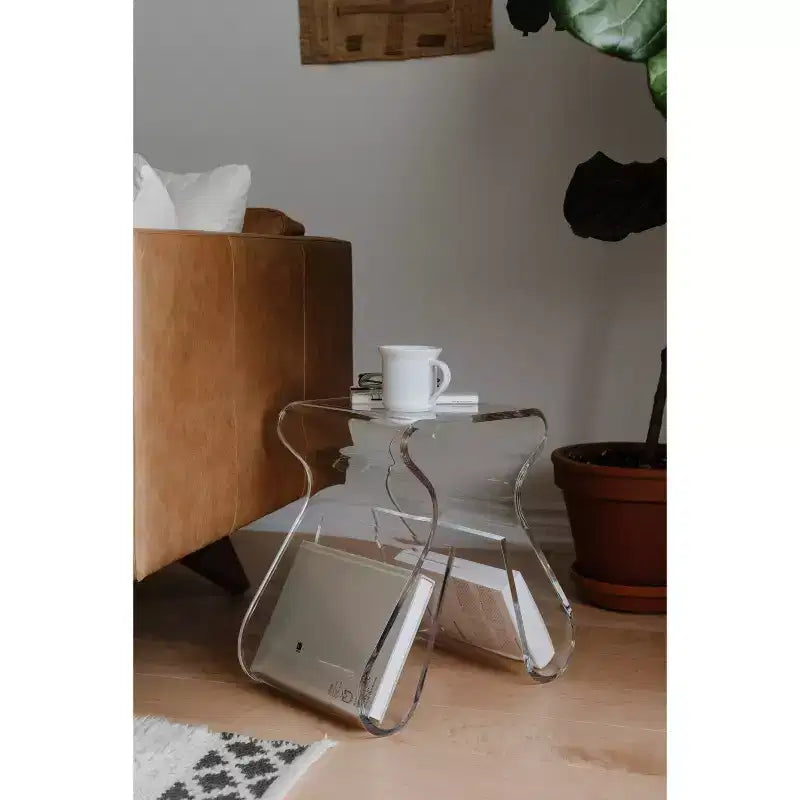Tabouret et porte-revues Magino Transparent : Acrylique incassable, aucun assemblage requis