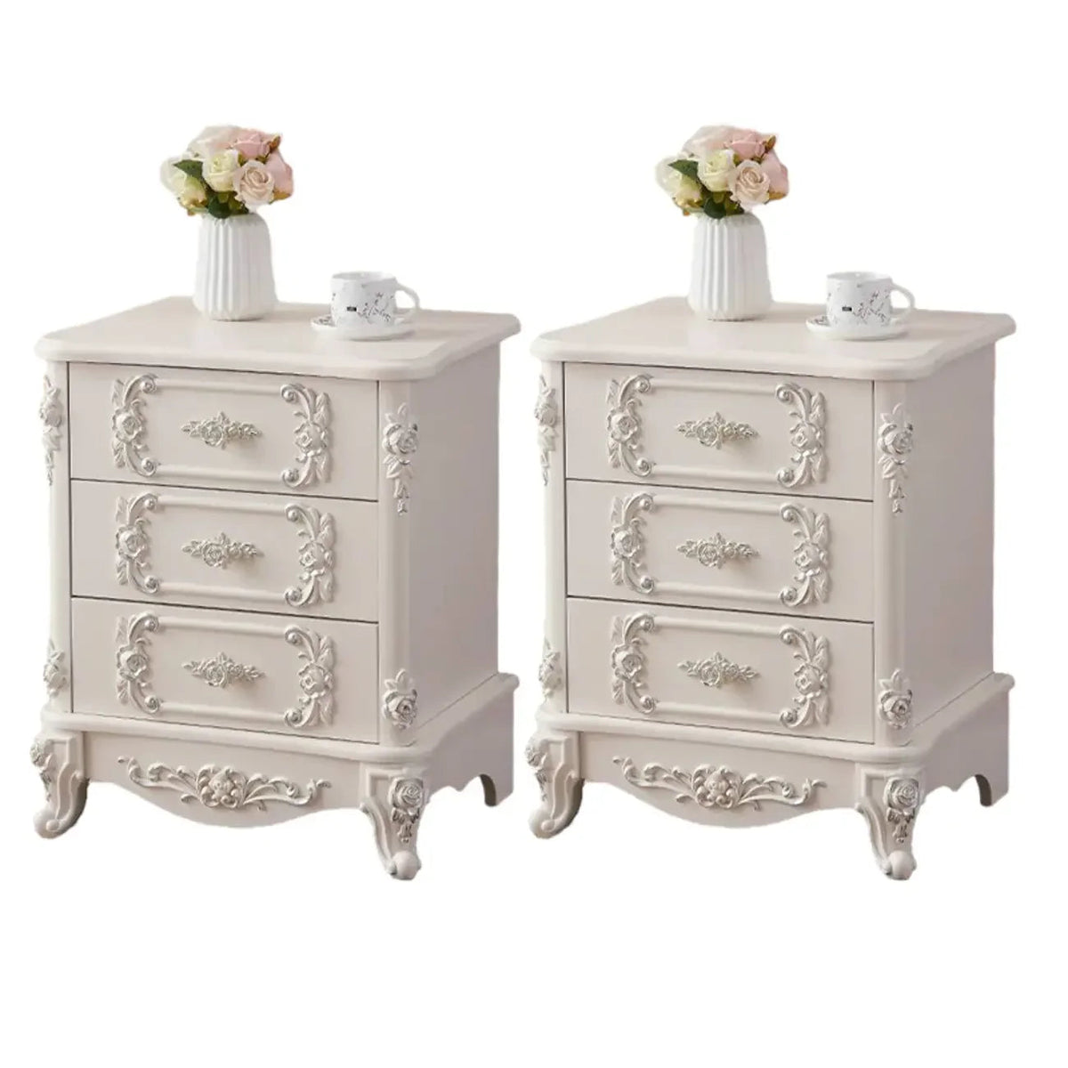 Table de chevet traditionnelle en bois blanc sculpté à 3 tiroirs
