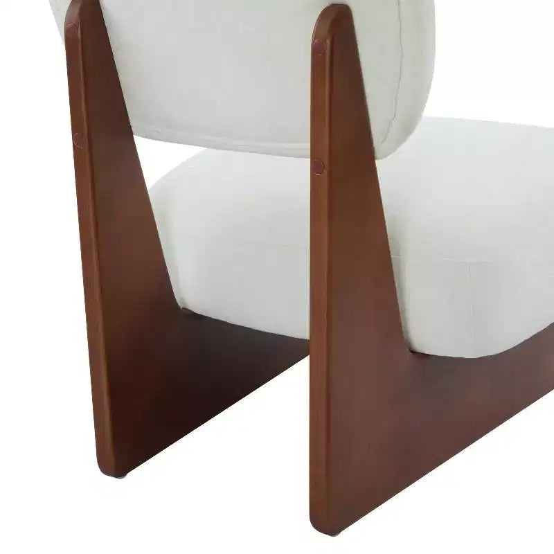Lot de 2 chaises longues modernes beiges avec revêtement en polyester, piètement robuste en bois, pour différentes pièces