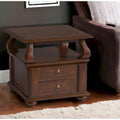 Table d'appoint carrée HomeRoots 26 en bois massif marron avec deux tiroirs et étagère - 26 X 26 X 28