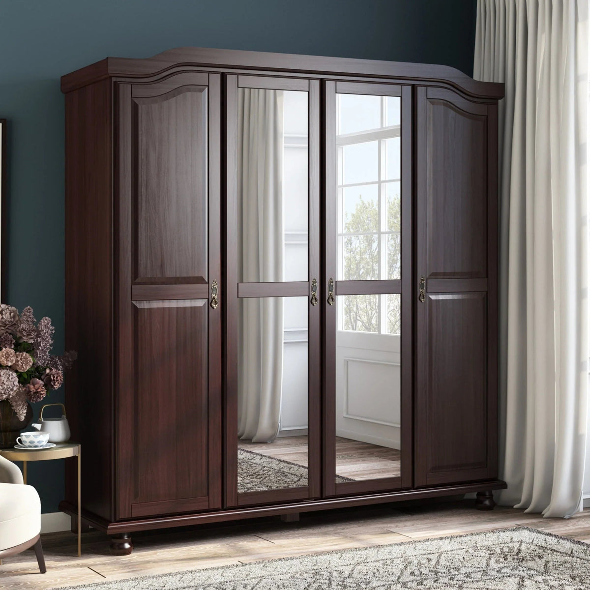 Armoire-penderie Kyle à 4 portes en bois massif 100 % Palace Imports, avec portes en bois massif ou miroir